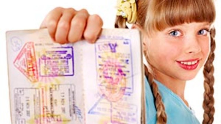 PARA FILHO(S) MENOR(ES) DE 18 ANOS - Documentação necessária para requisitar seu passaporte.